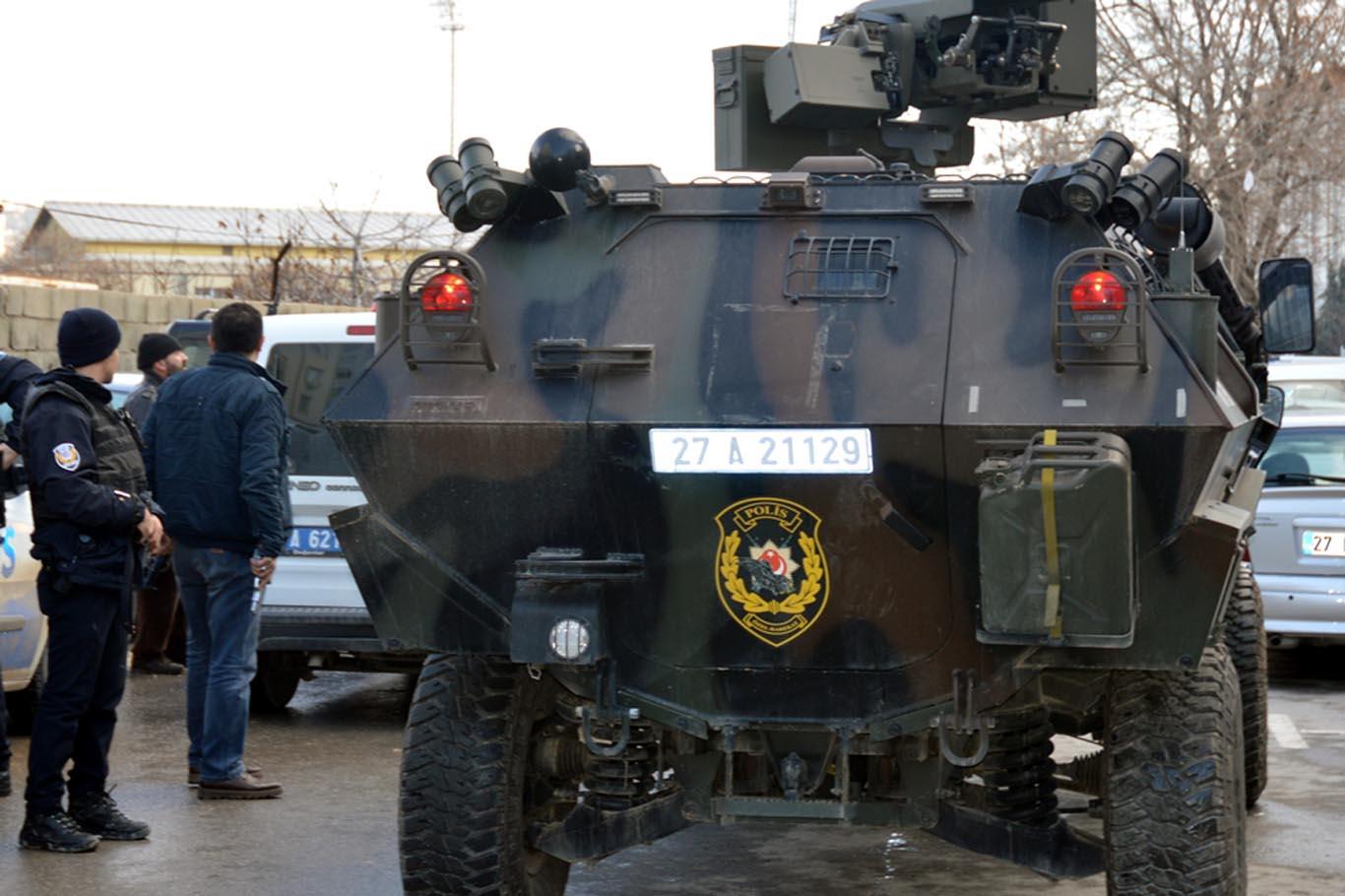 Gaziantep’te polise silahlı saldırı Gaziantep’te polise silahlı saldırı